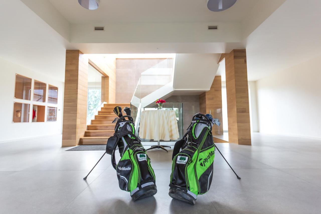 חושצ'נו Modry Las Golf Resort מראה חיצוני תמונה